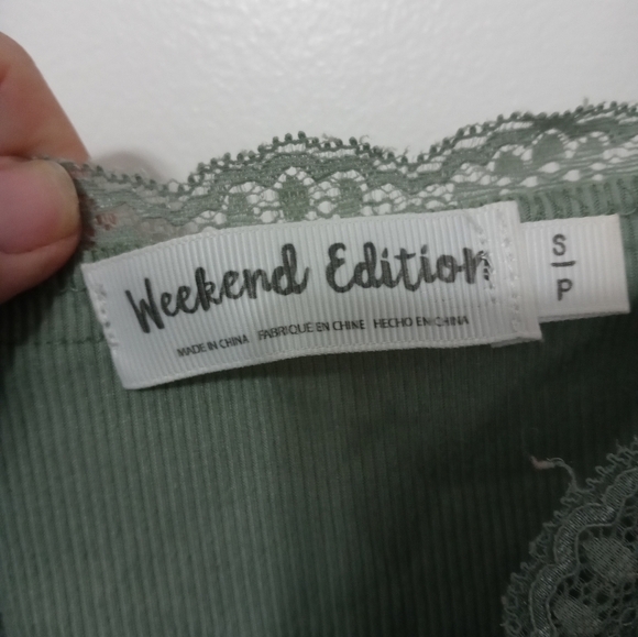 Weekend Edition Sage Green Ribbed Cropped v Neck Boho Tank w Lacey floral trim - Picture 7 of 7